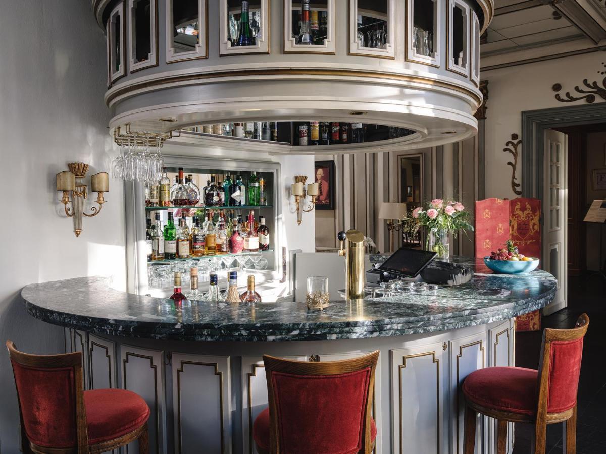 Althoff Hotel Fuerstenhof Целле Екстер'єр фото The bar at the Hotel de la Ville