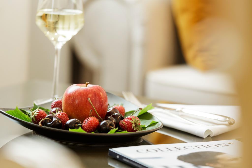 Althoff Hotel Fuerstenhof Целле Екстер'єр фото Fruit and wine
