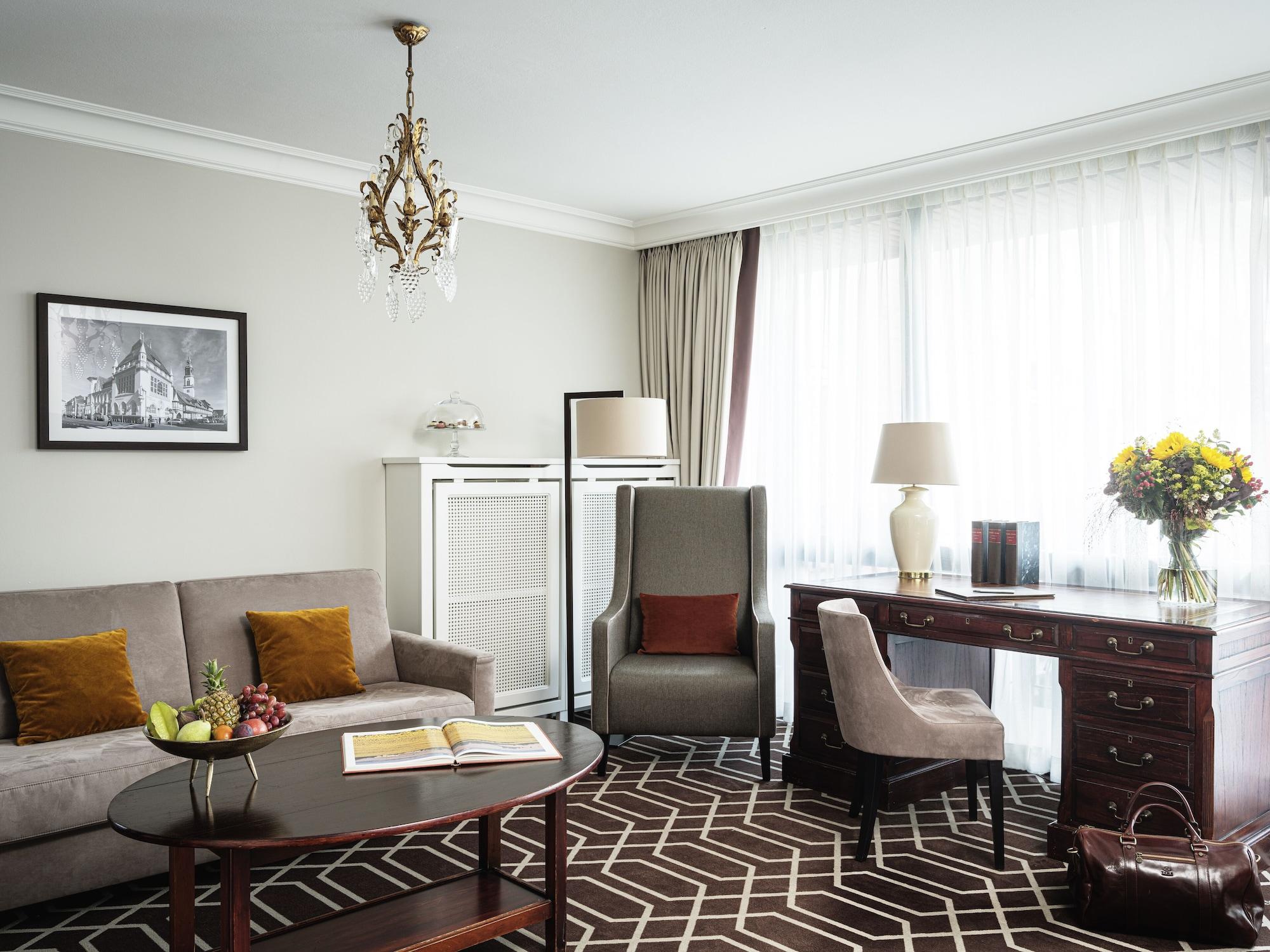 Althoff Hotel Fuerstenhof Целле Екстер'єр фото A suite at the Mandarin Oriental, Munich
