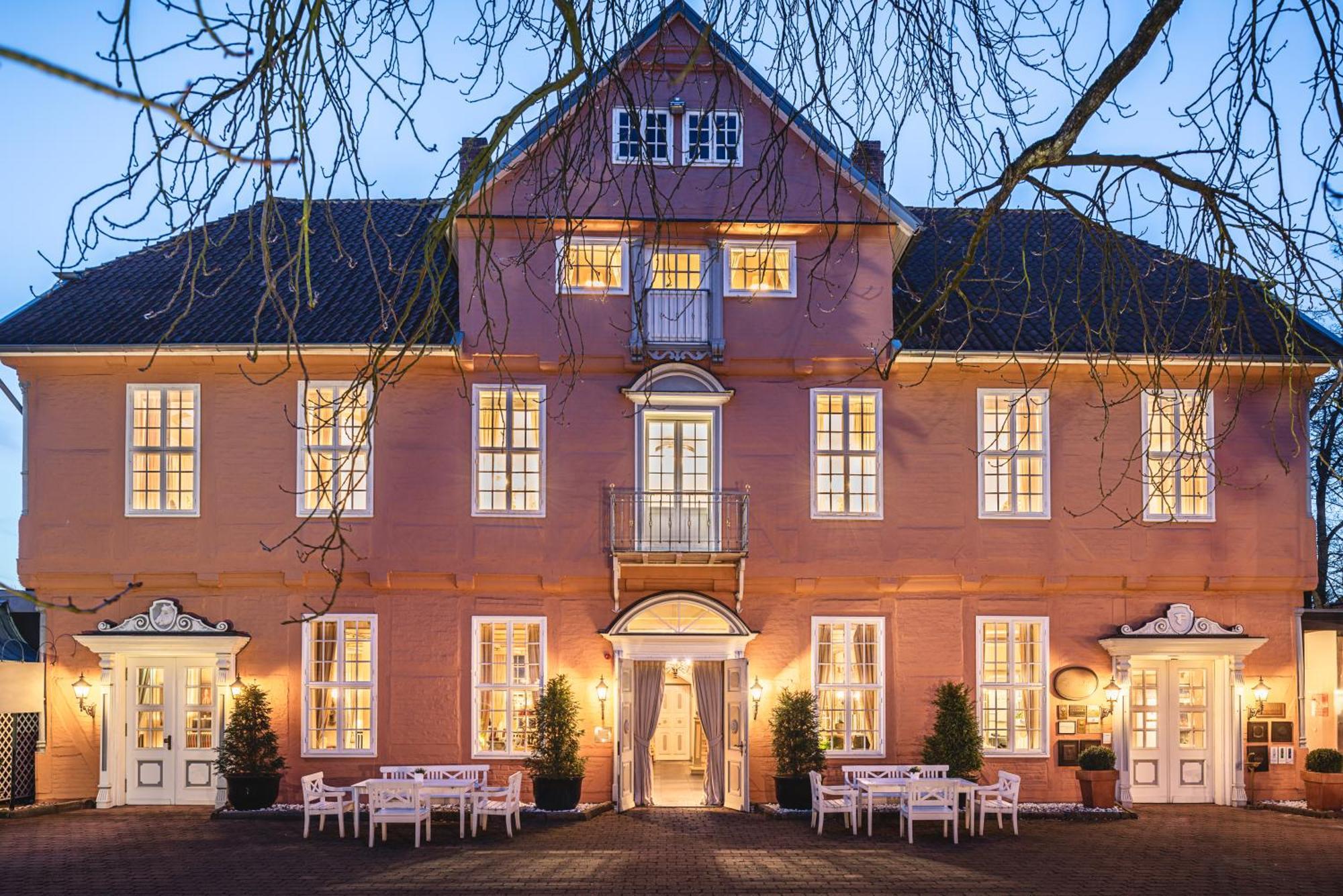 Althoff Hotel Fuerstenhof Целле Екстер'єр фото The main building of the hotel