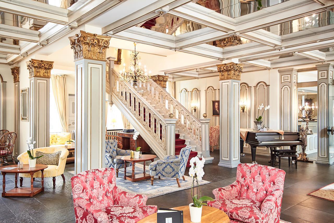 Althoff Hotel Fuerstenhof Целле Екстер'єр фото The lobby of the Hotel de la Paix