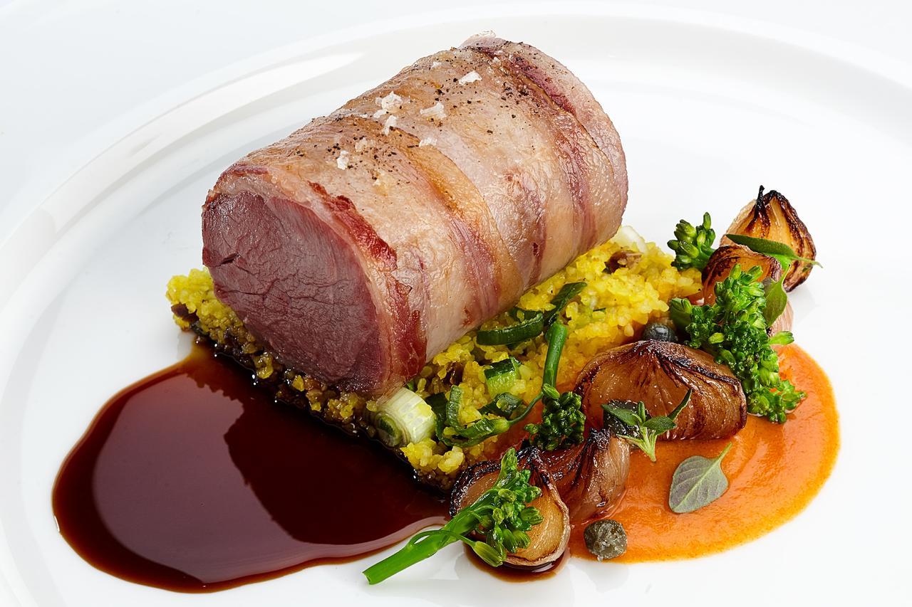 Althoff Hotel Fuerstenhof Целле Екстер'єр фото A beef tenderloin