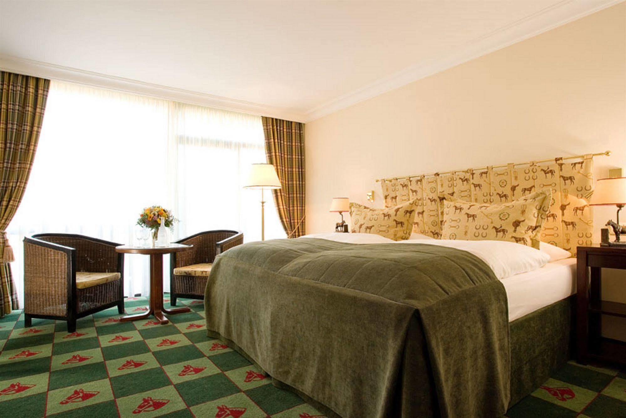 Althoff Hotel Fuerstenhof Целле Екстер'єр фото A room at the Hotel de la Poste
