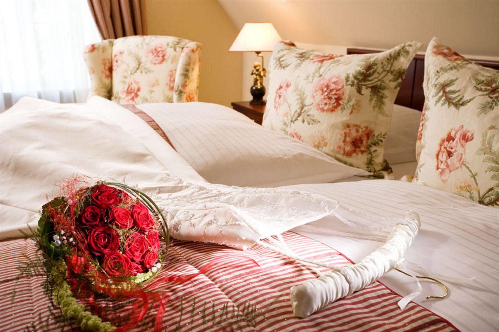 Althoff Hotel Fuerstenhof Целле Екстер'єр фото A bridal suite