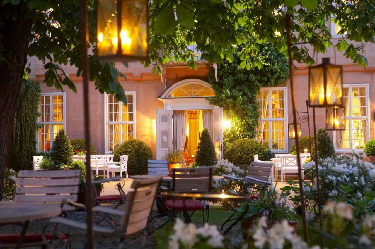 Althoff Hotel Fuerstenhof Целле Екстер'єр фото The hotel's garden